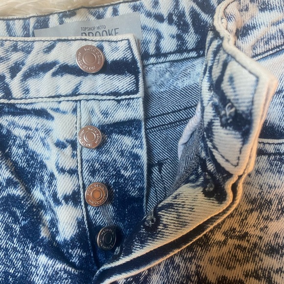 Topshop Moto “Brooke” Acid Wash Shorts - Picture 5 of 7